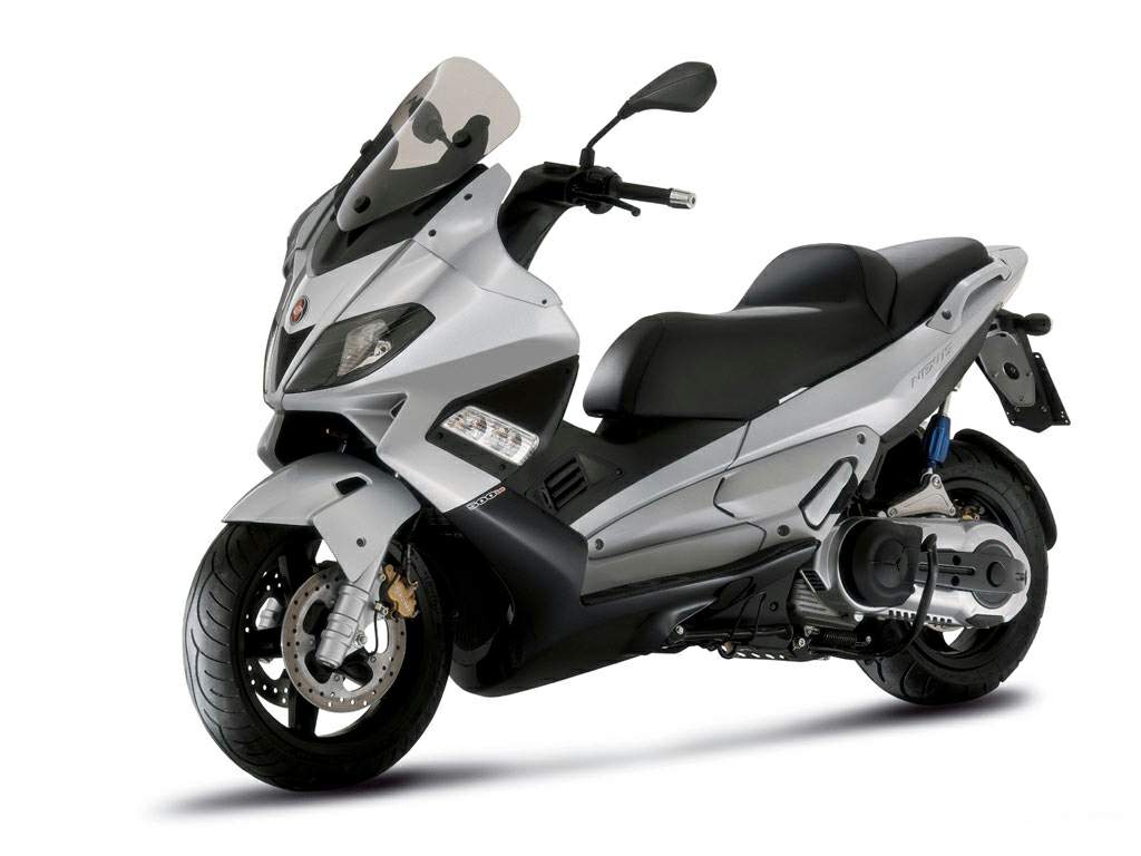 Gilera Nexus 300 is combination of the amazing chassis from its